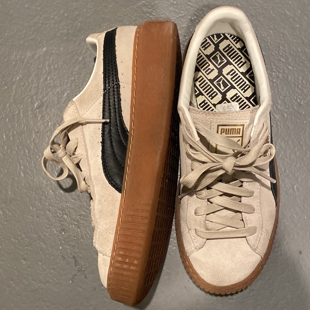 Puma suede platform core sneaker whisper white and black 8.5